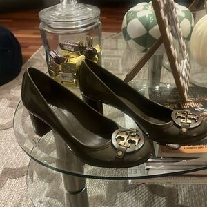 Authentic Tory Burch Olive Green Pump